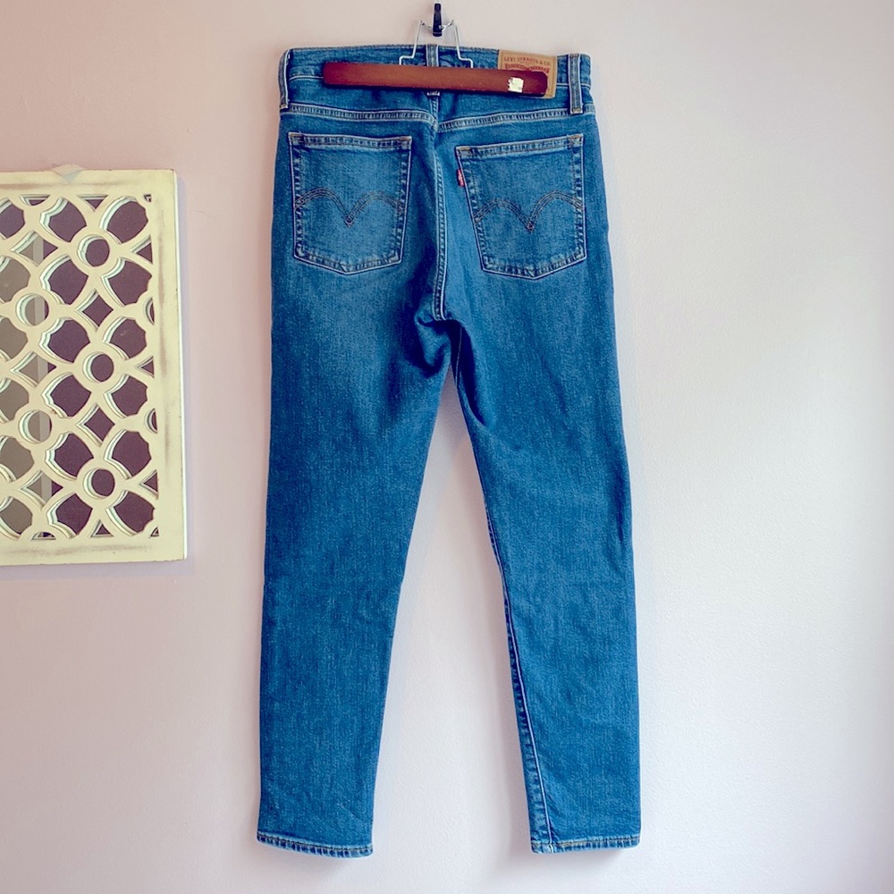 Levi’s Wedgie Skinny size 28